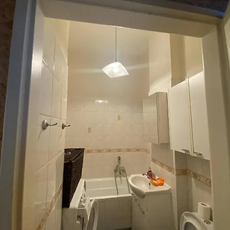 Apartrooms Near Rondo Onz *