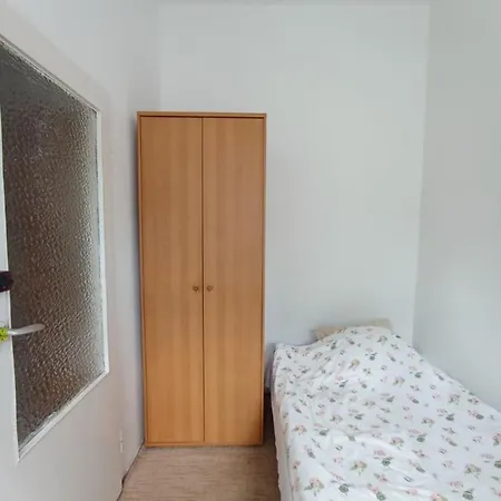Apartrooms Near Rondo Onz