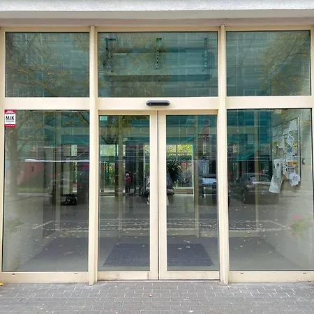 Apartrooms Near Rondo Onz Apartment *